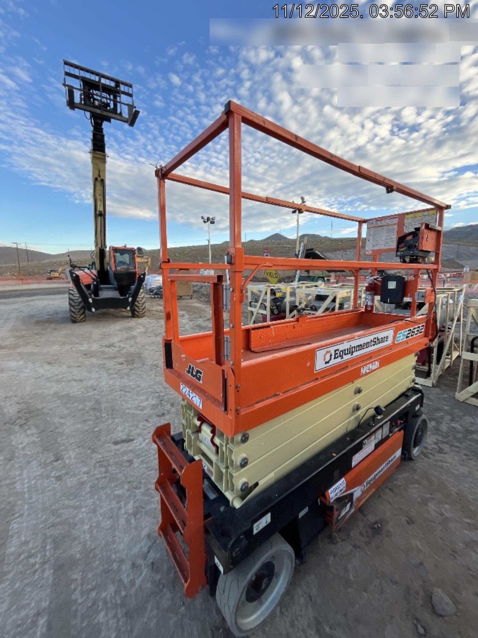 2022 JLG ES2632