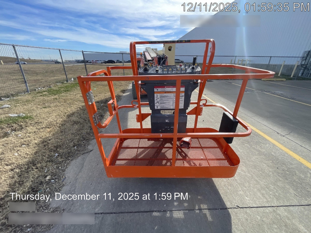 2019 JLG E450AJ