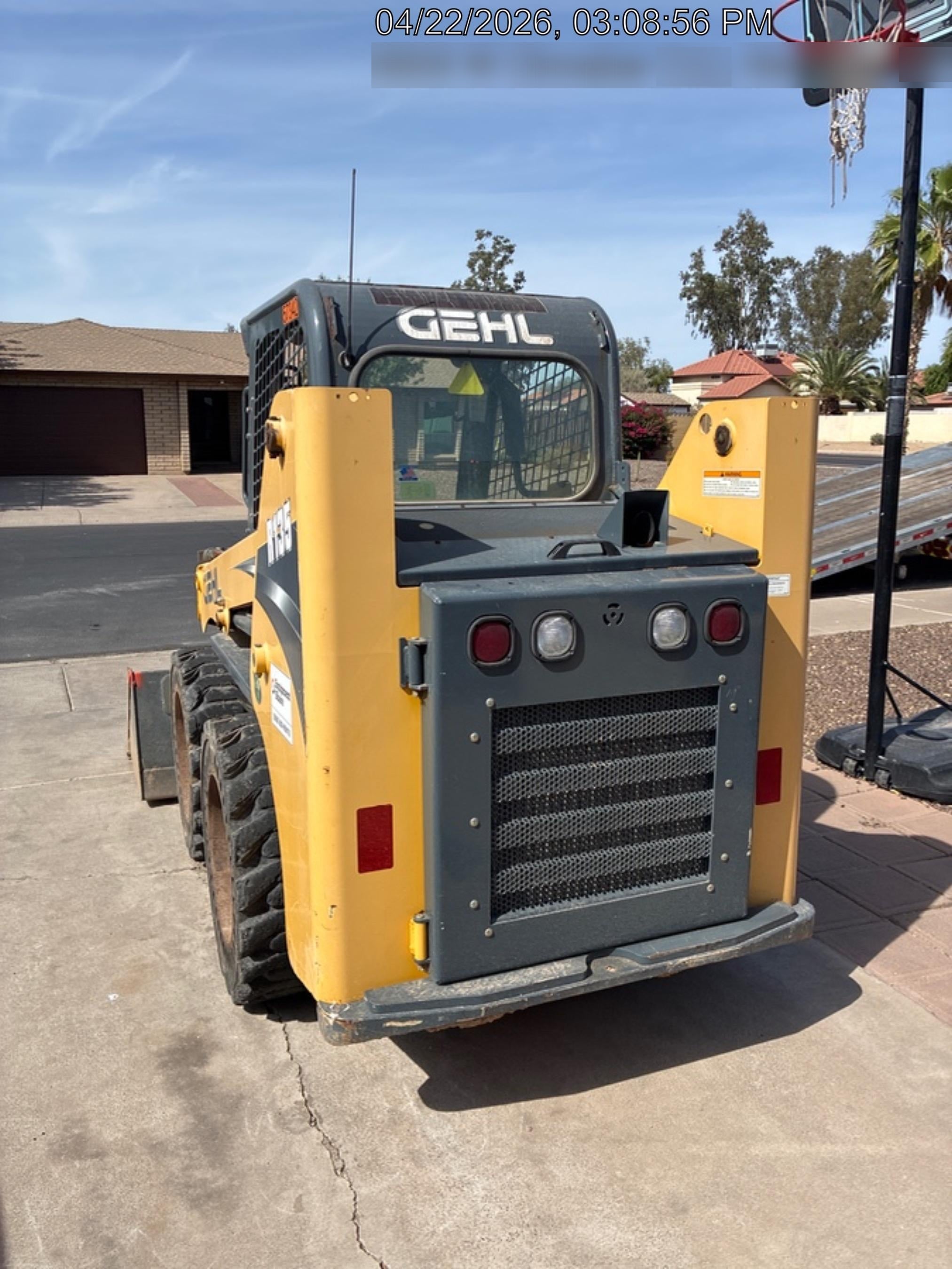 2016 GEHL R135