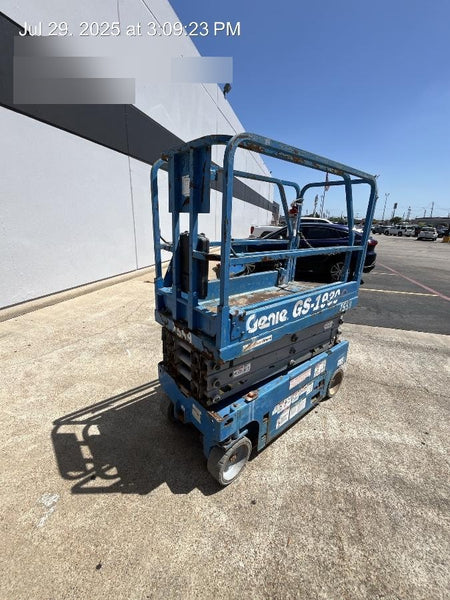 2017 Genie GS-1930 Genie GS-1930 Lift w/Fixed Rail and Chain Entry