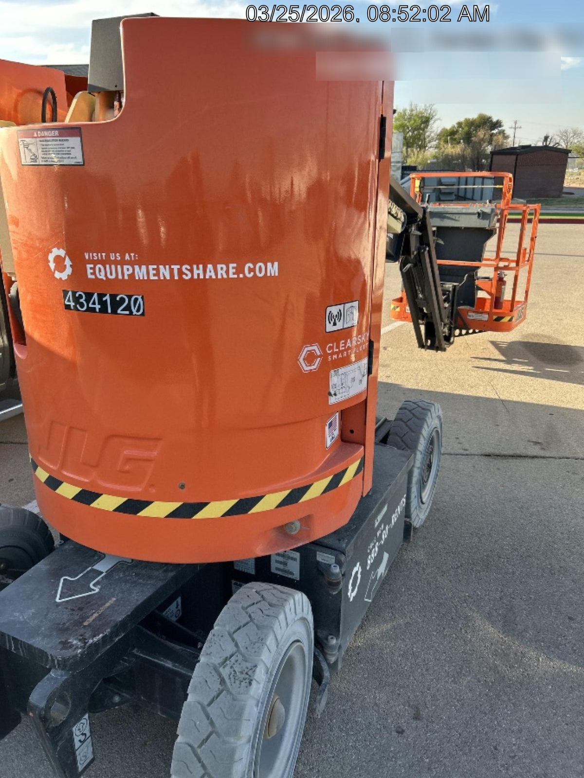 2024 JLG E300AJP