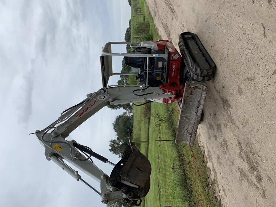 2020 TAKEUCHI TB235-2R