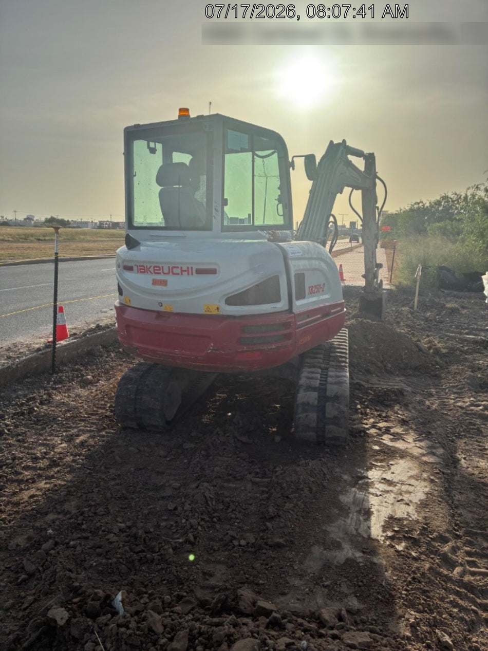 2023 TAKEUCHI TB250-2CR