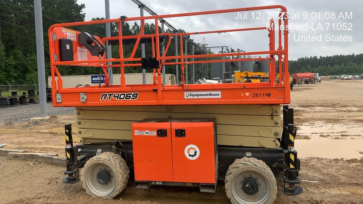 2022 JLG RT4069