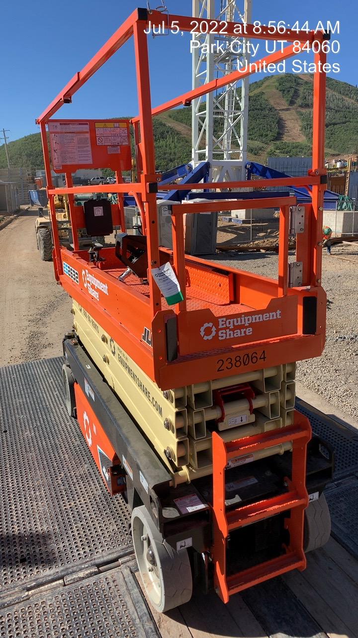 2022 JLG ES2632