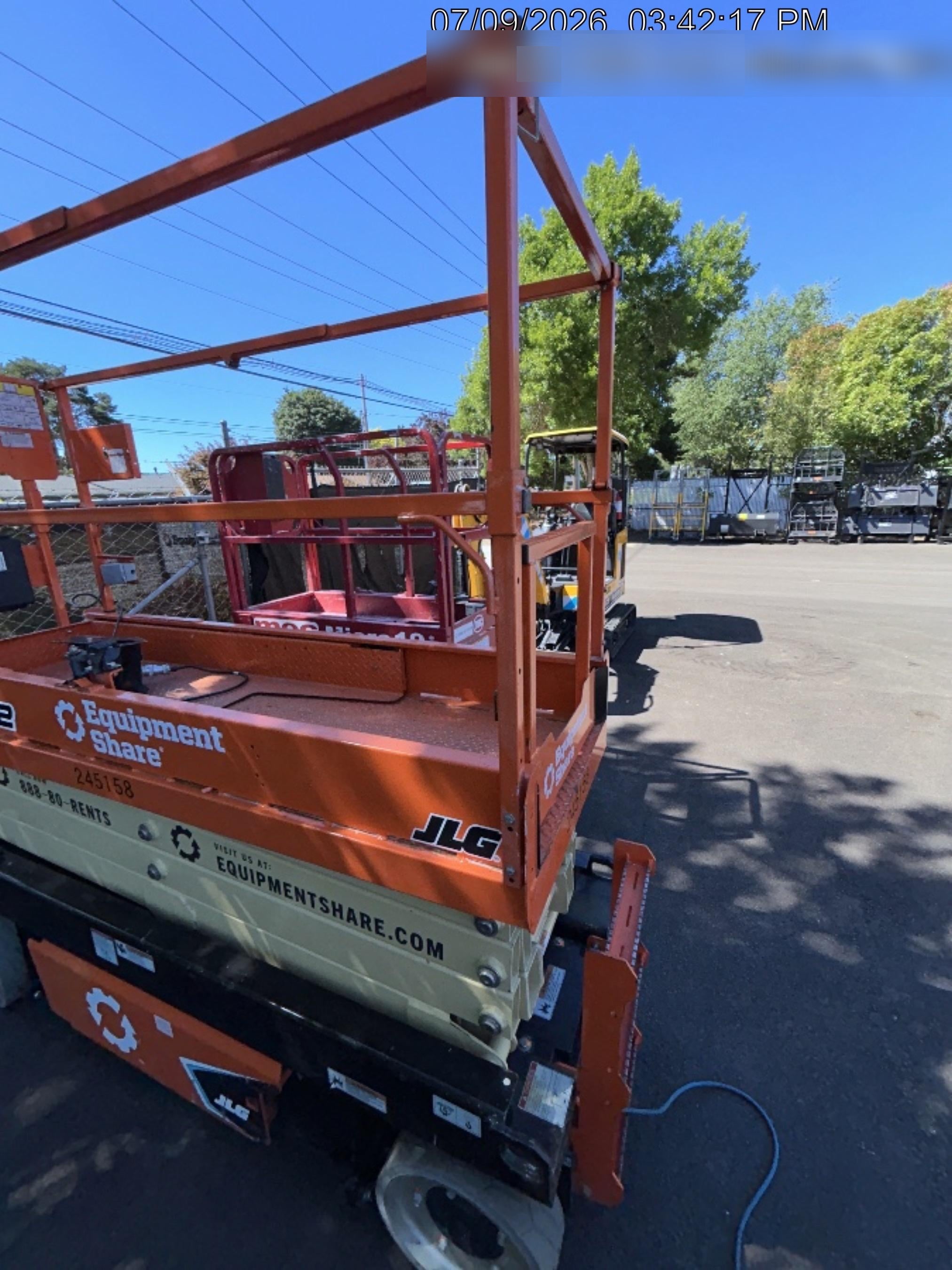 2022 JLG ES2632