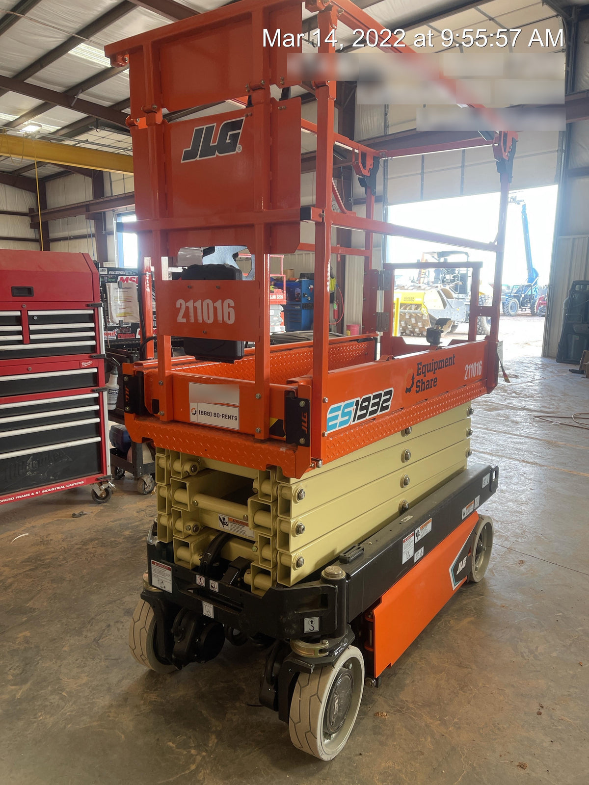 2022 JLG ES1932