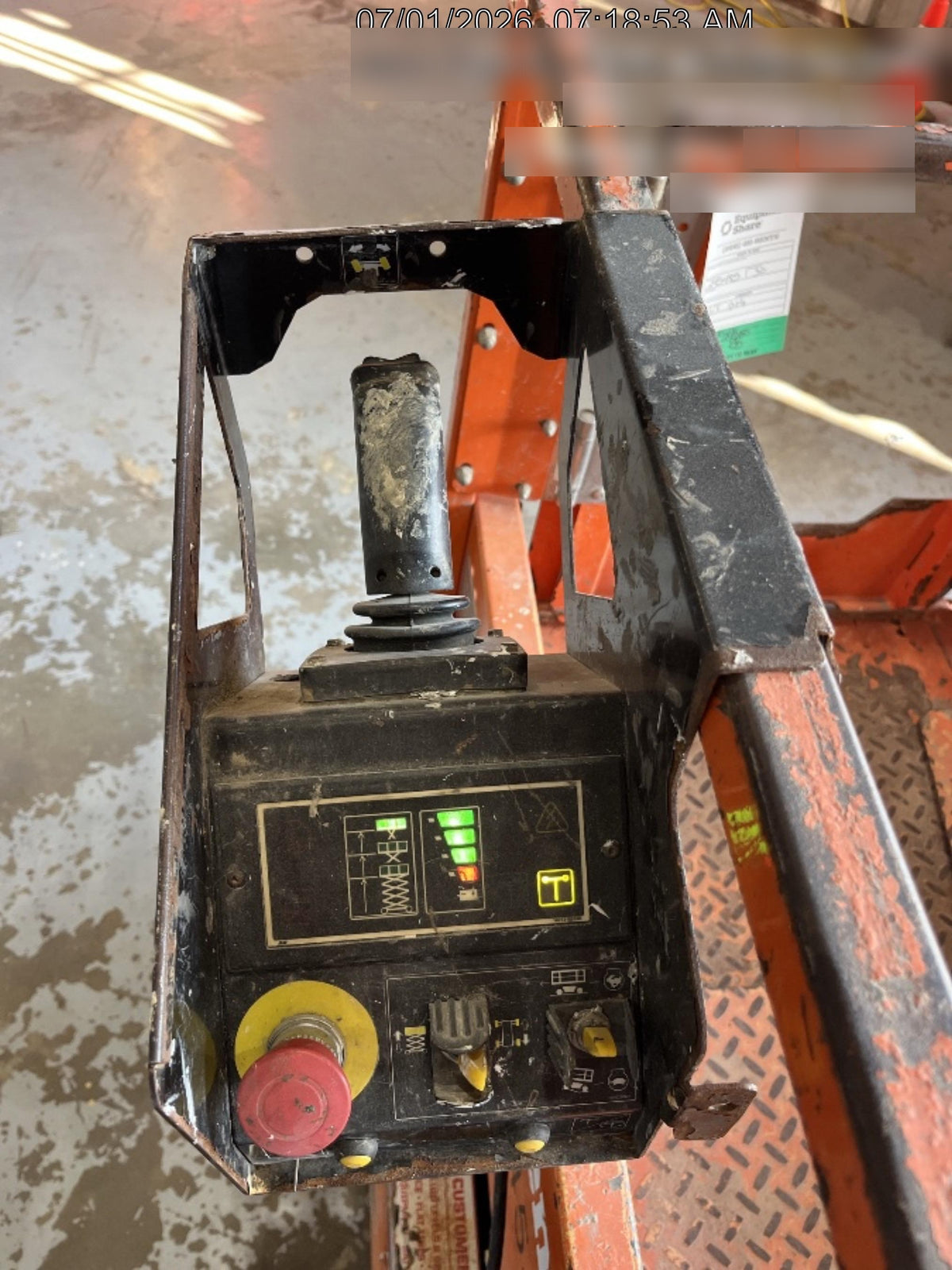 2022 JLG ES1330L