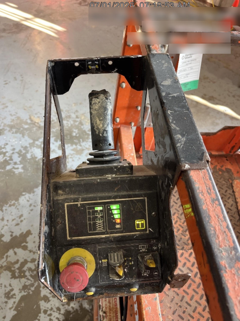 2022 JLG ES1330L