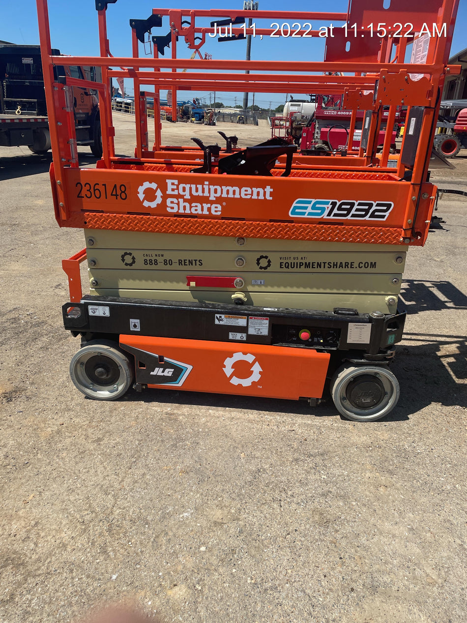 2022 JLG ES1932