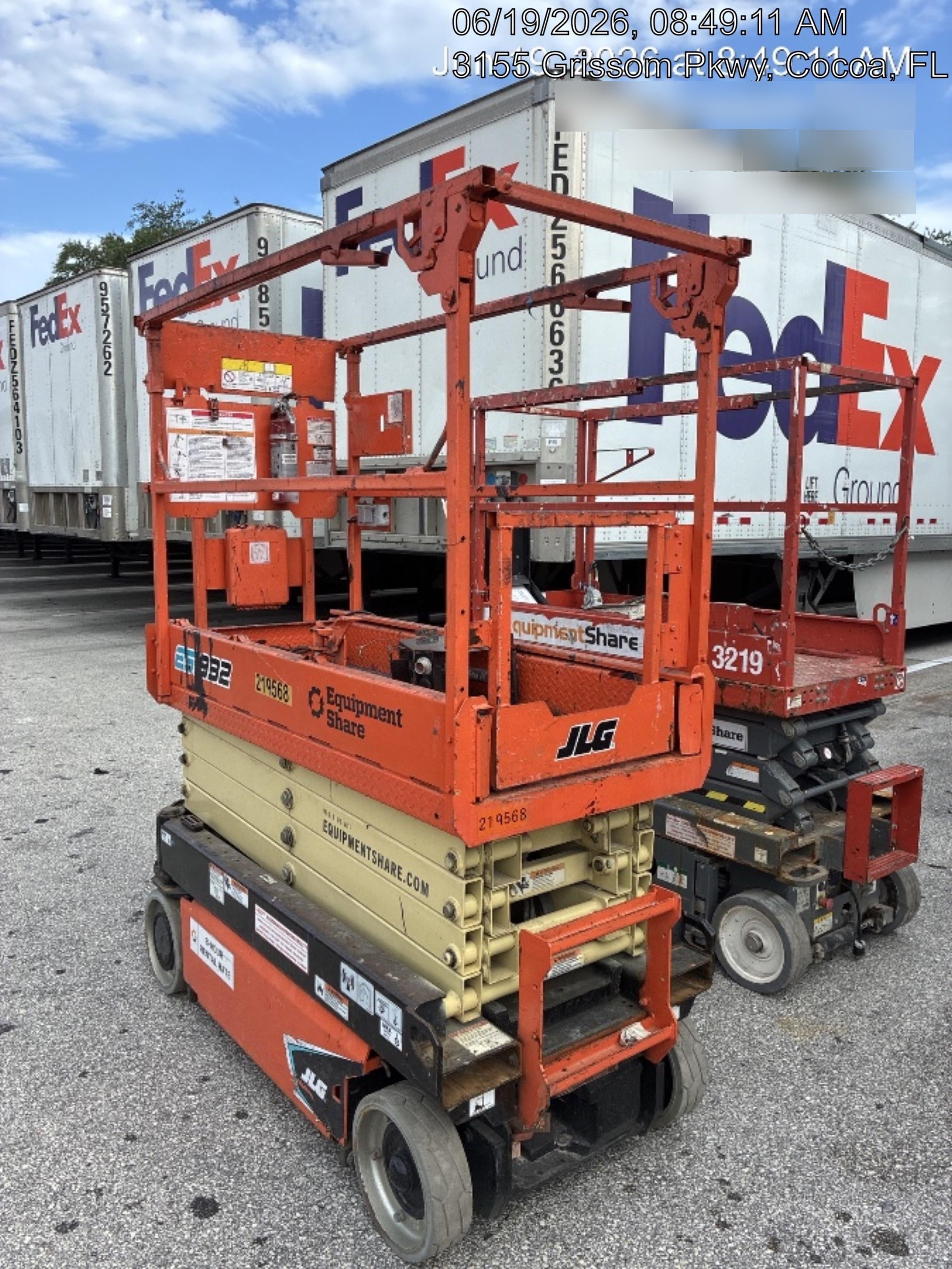2022 JLG ES1932