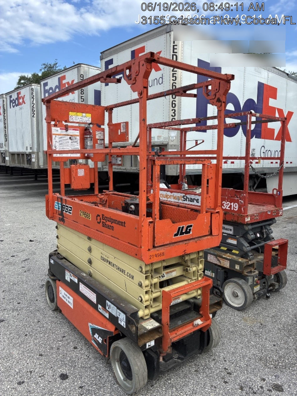 2022 JLG ES1932