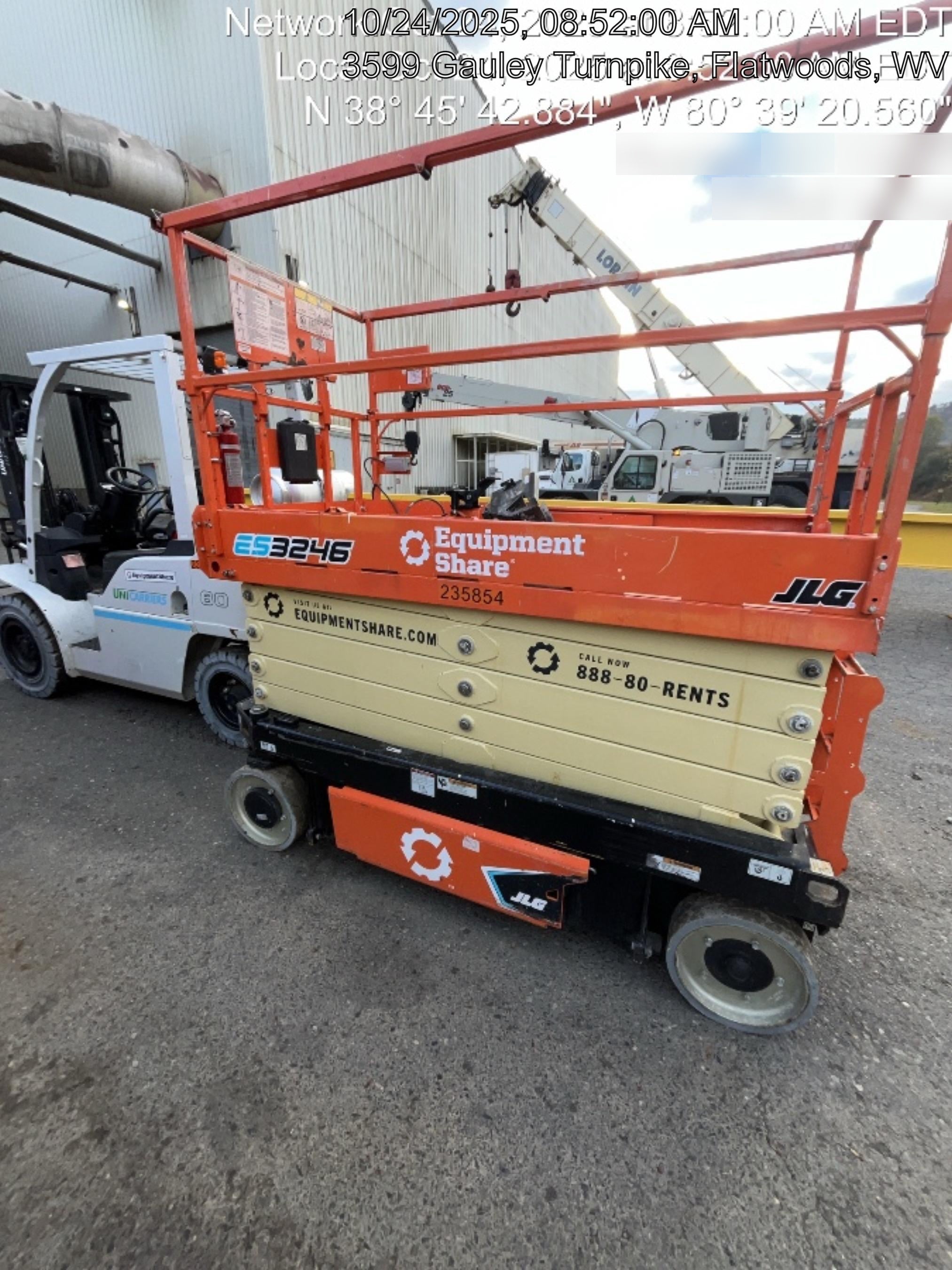 2022 JLG ES3246
