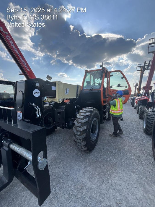 2025 JLG 2733