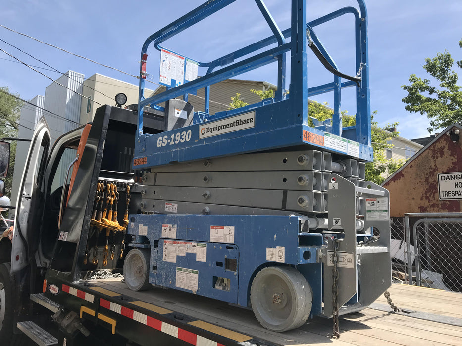 2019 Genie GS-1930 Fixed rails with chain Entry