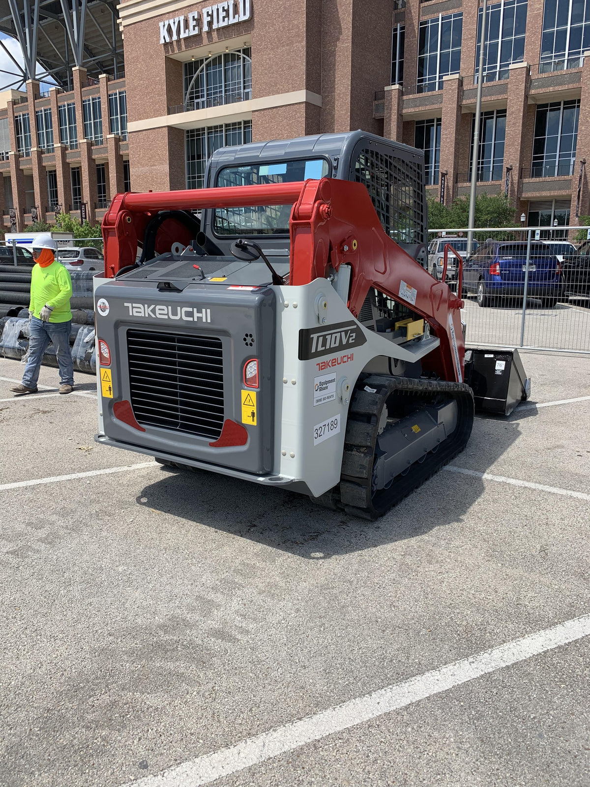 2023 TAKEUCHI TL10V2-CR