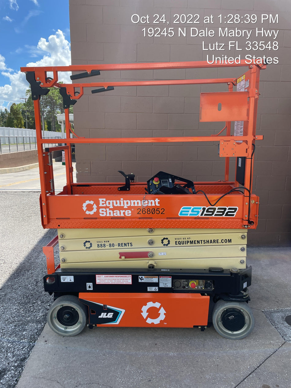 2022 JLG ES1932