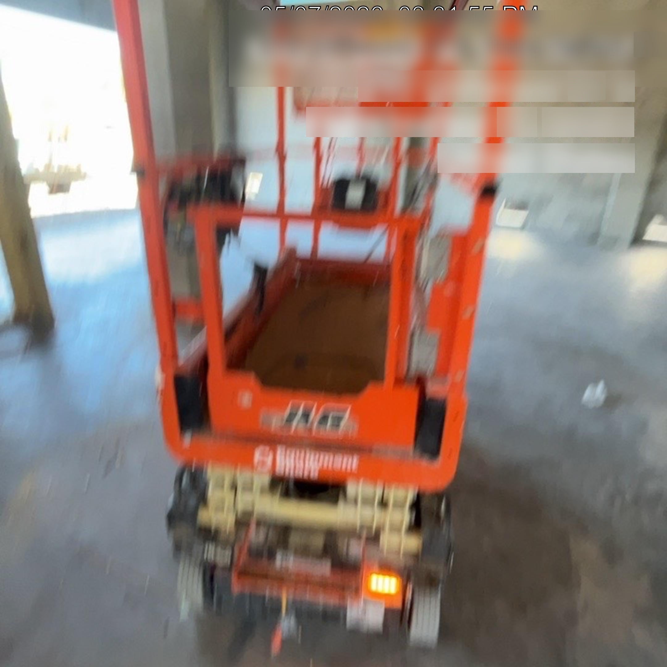 2022 JLG ES1330L