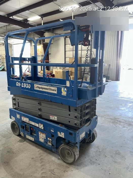 2020 Genie GS-1930 Solid Non Marking Tires, Beacon, Folding rails with half height swing gate