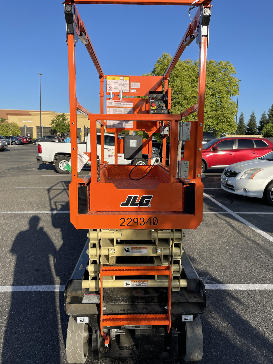 2022 JLG ES1932