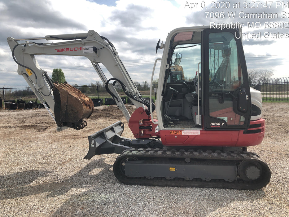 2020 TAKEUCHI TB250-2C