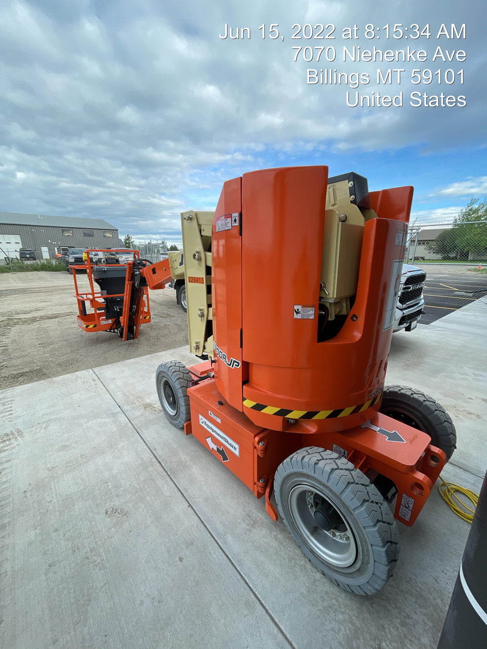 2022 JLG E300AJP
