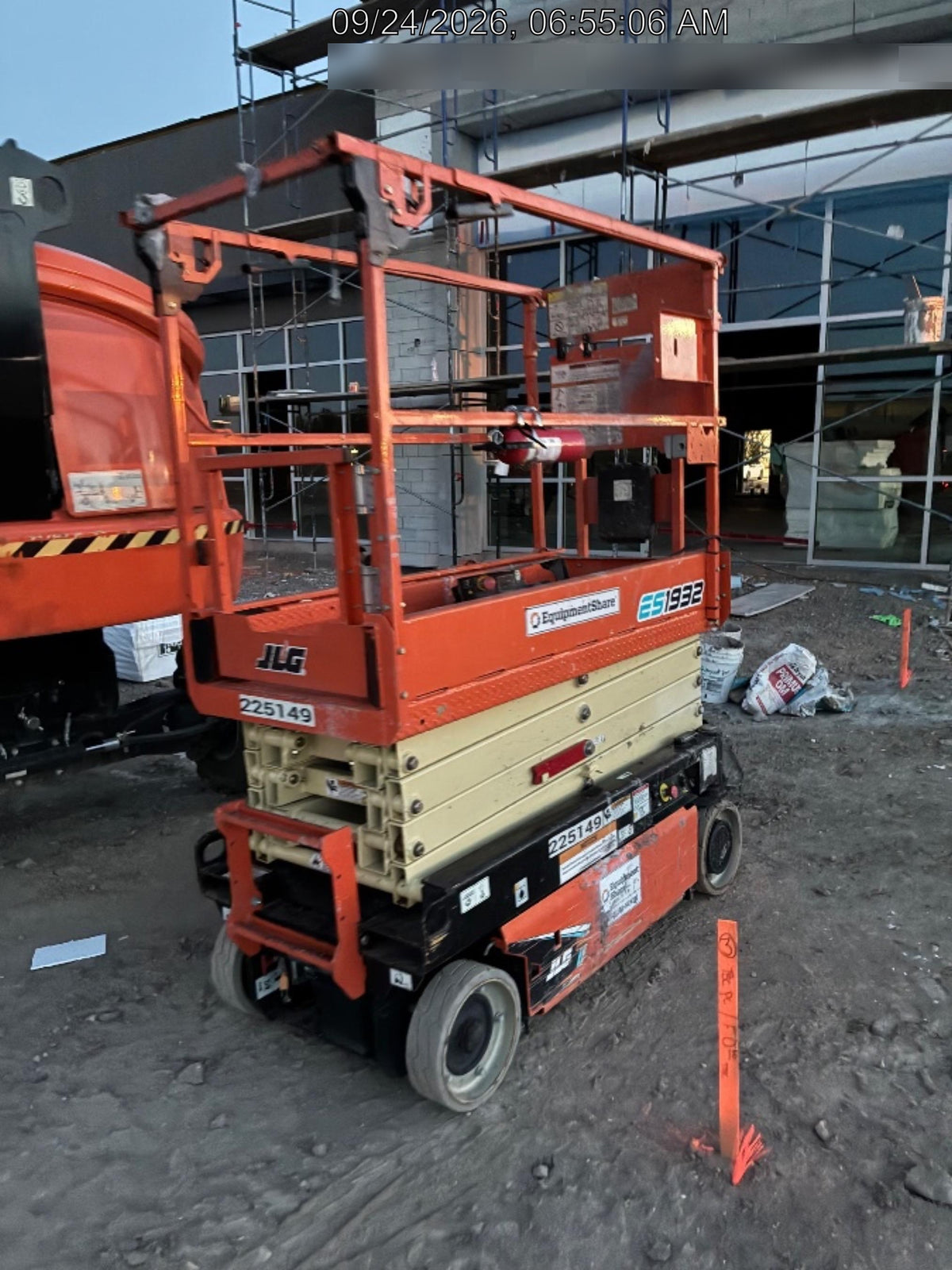 2022 JLG ES1932