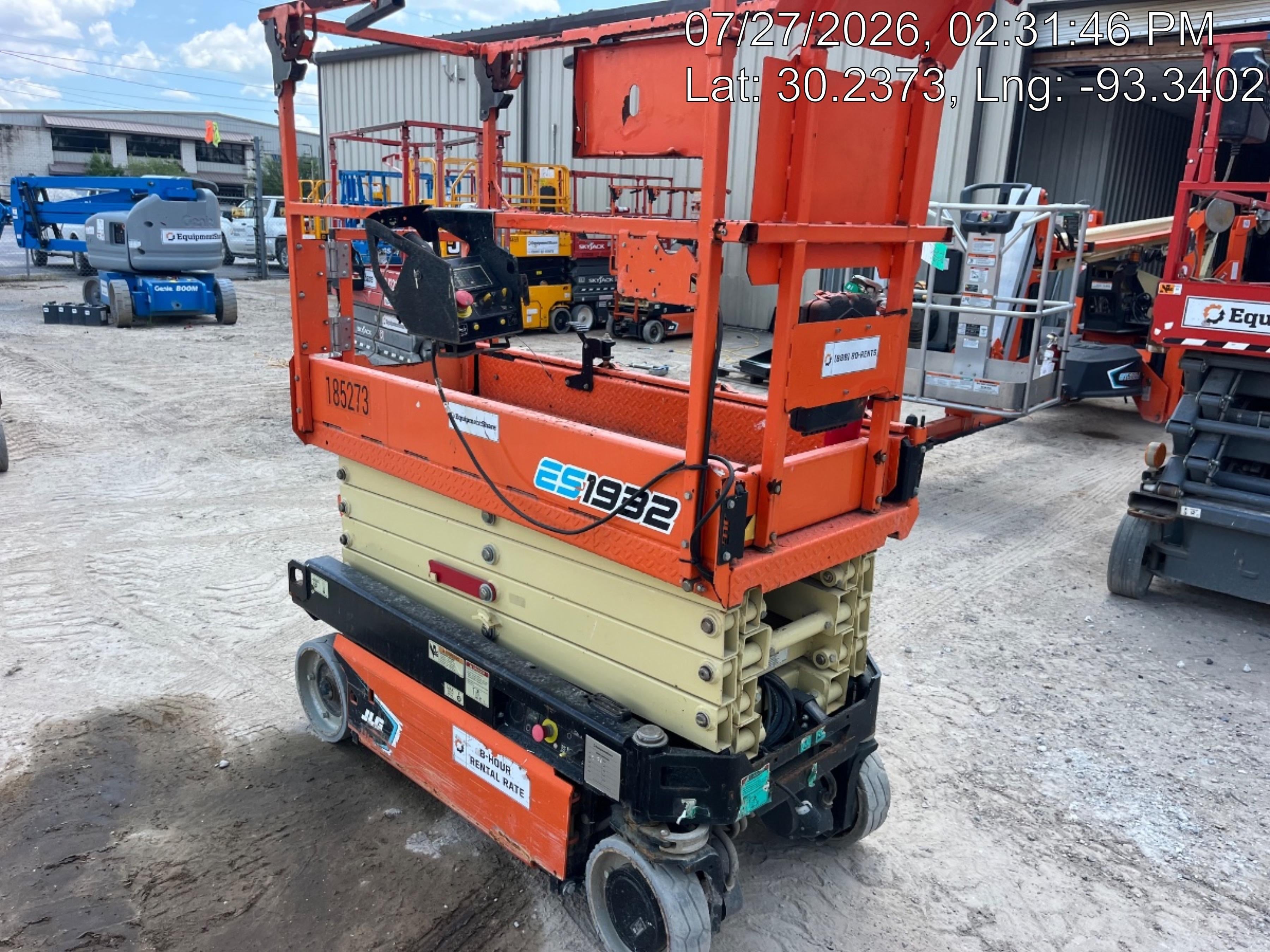 2021 JLG ES1932