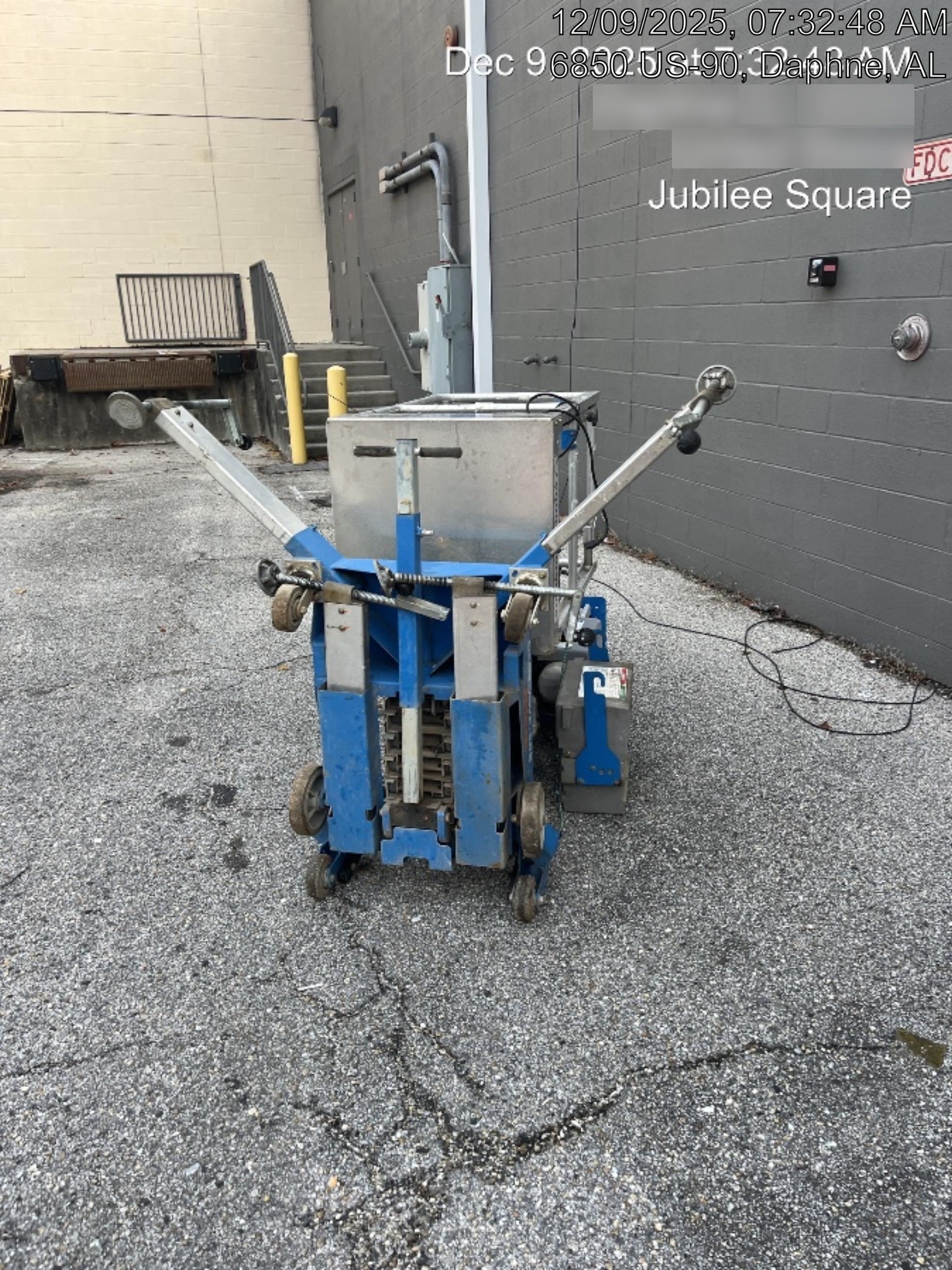 2019 GENIE AWP-30S
