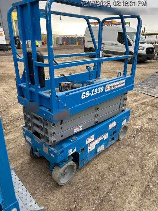 2019 Genie GS-1930 Fixed rails with chain Entry