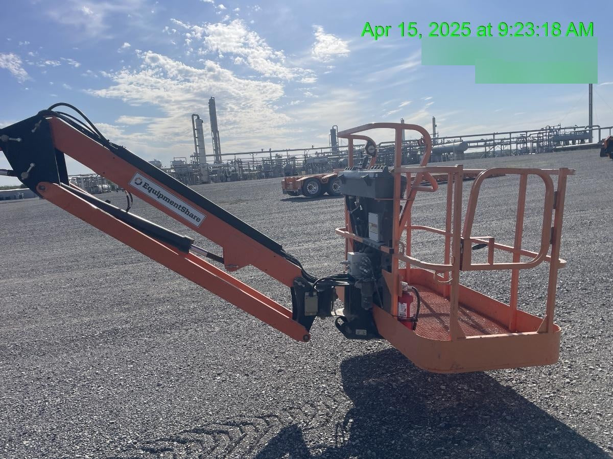 2019 JLG 860SJ