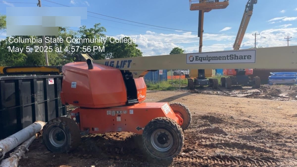 2019 JLG 460SJ