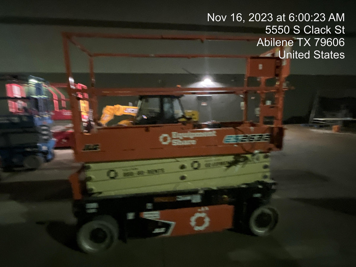 2023 JLG ES2632