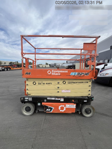 2022 JLG ES3246