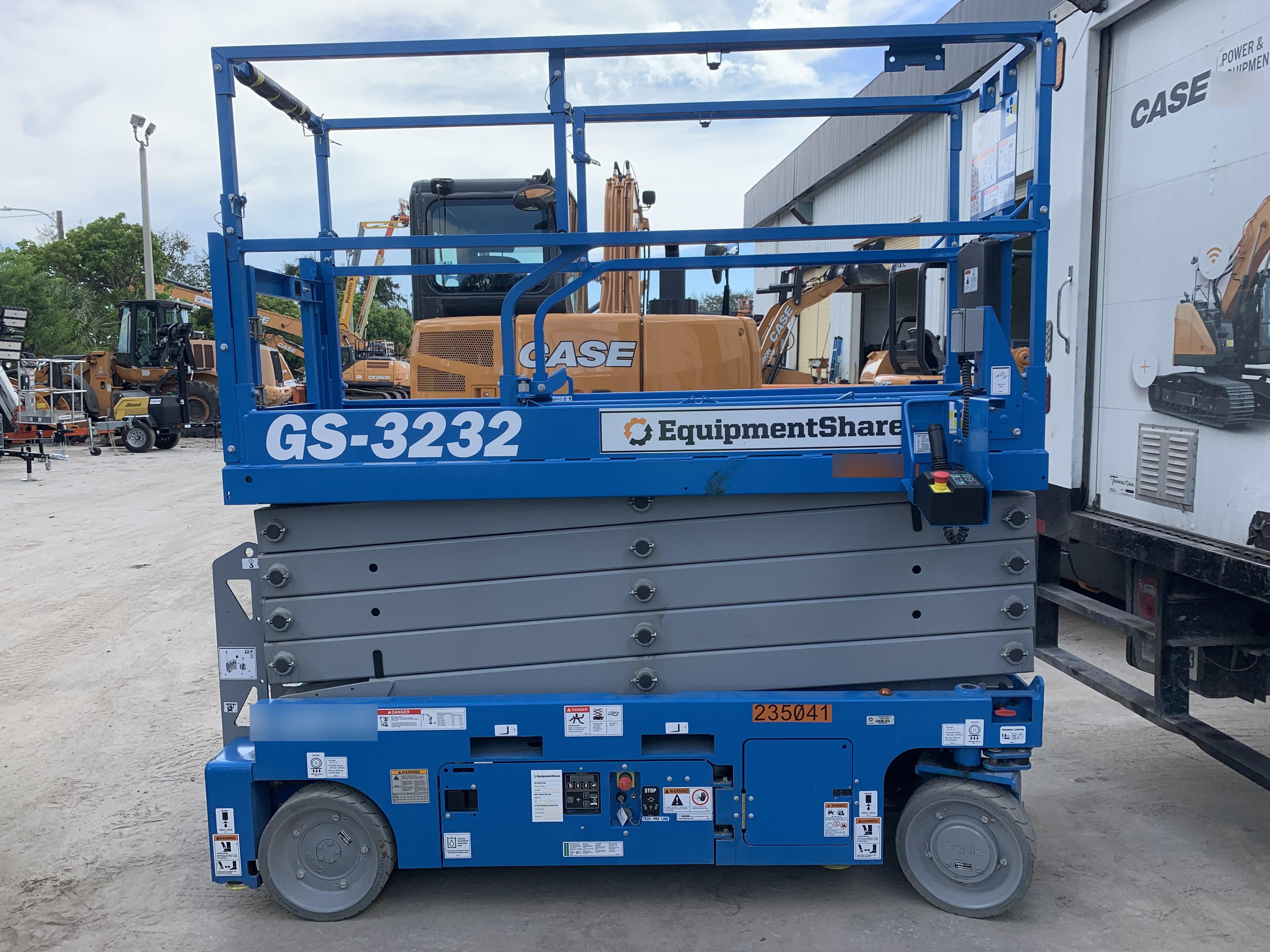 2022 GENIE GS-3232