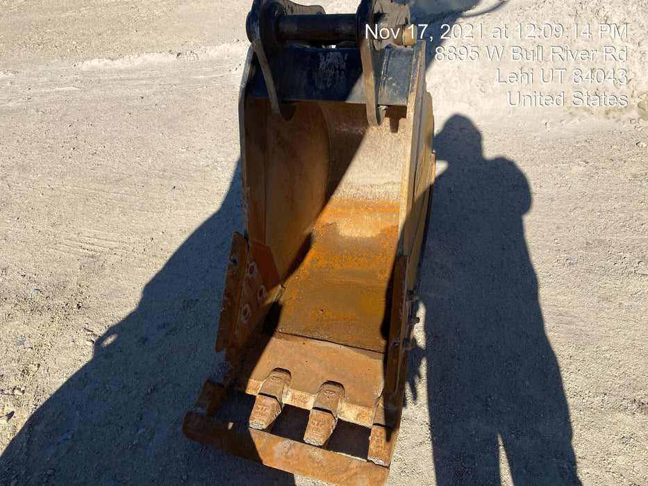 2020 DOOSAN 24" Bucket-Doosan