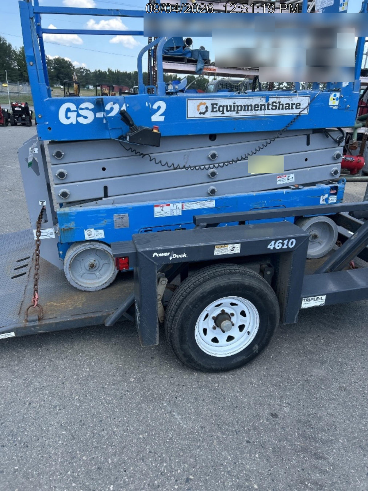 2019 Genie GS-2632 Folding rails with half height swing gate