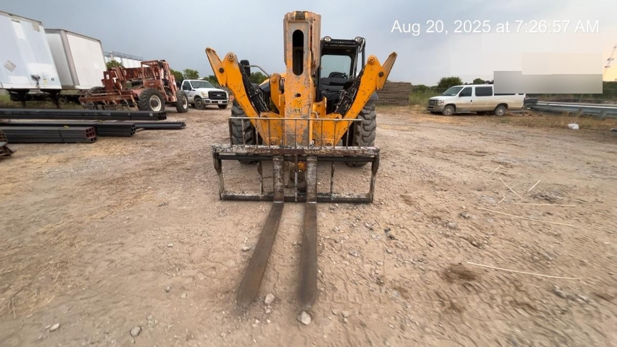 2023 JCB 510-56