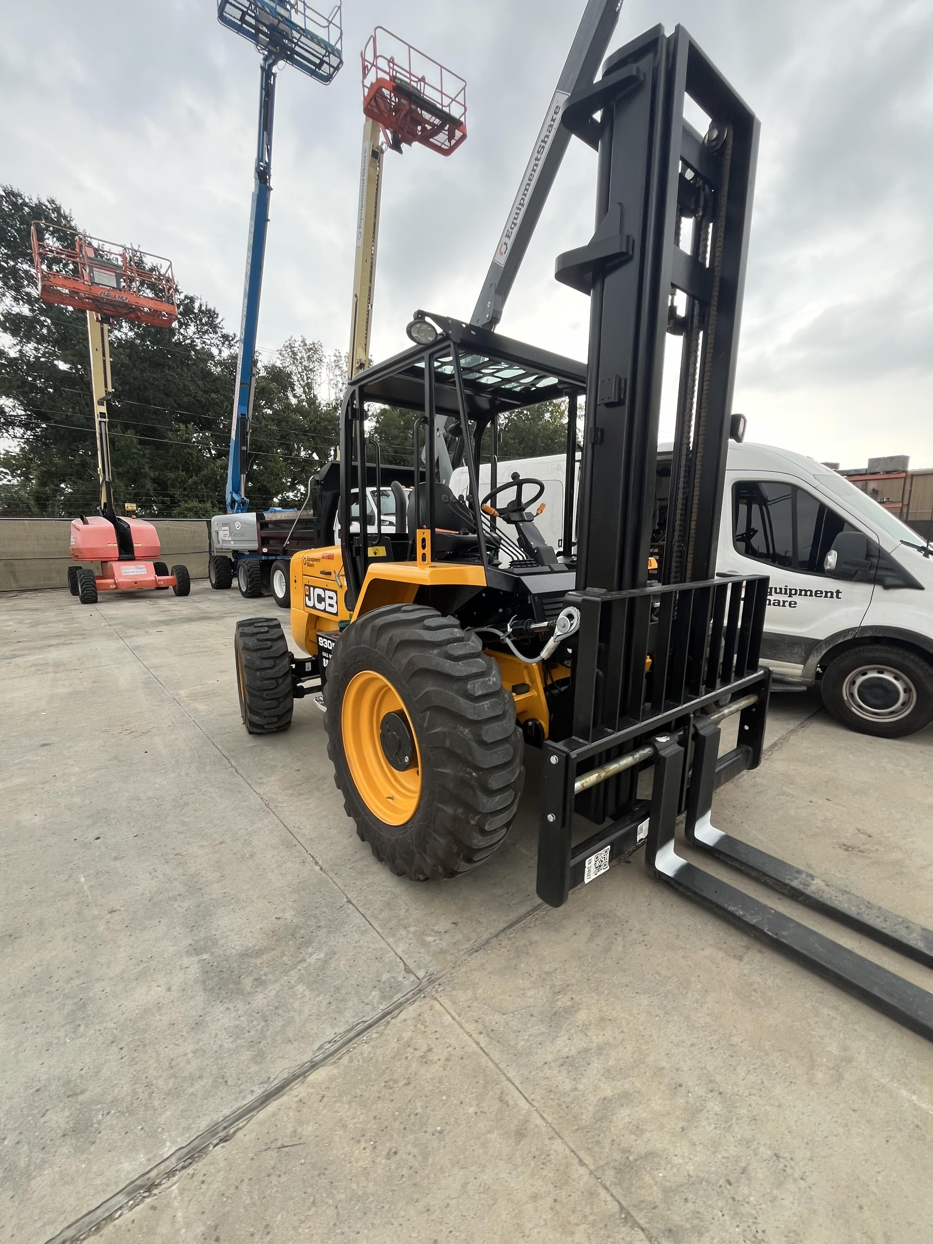 2025 JCB 930-4