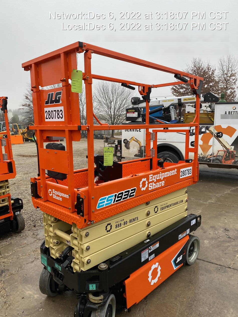 2022 JLG ES1932