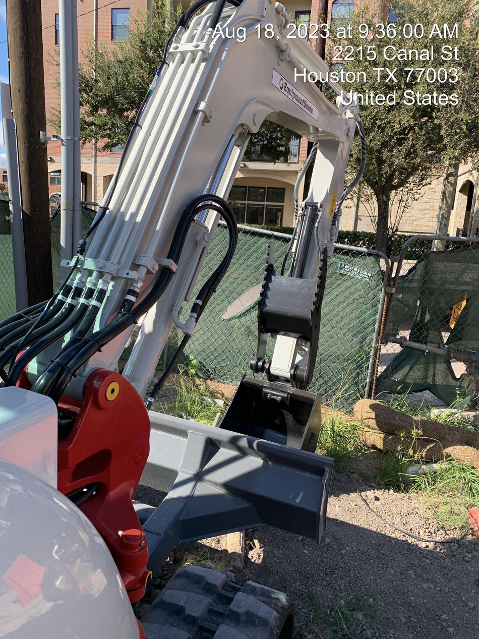 2023 TAKEUCHI TB250-2CR