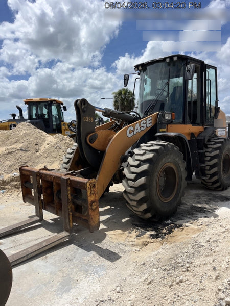 2018 Case 621G CLOSED CAB, 1 FUNCTION, JRB 416 STYLE HYD COUPLER