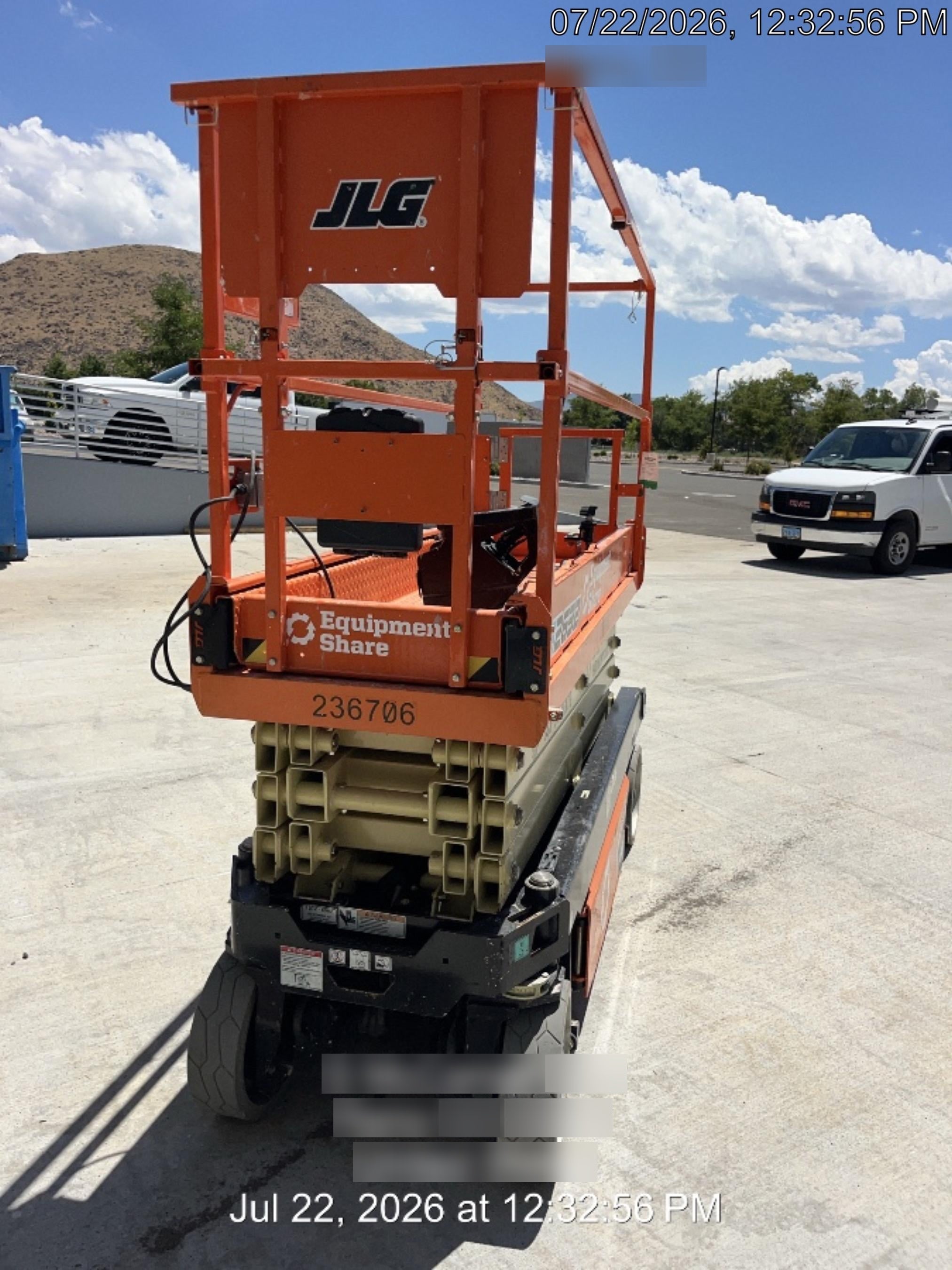 2022 JLG ES2632