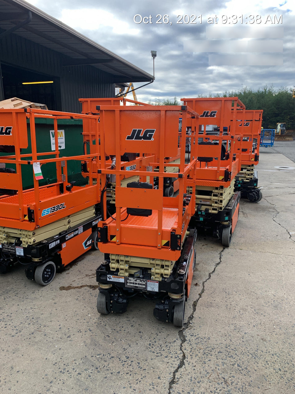 2021 JLG ES1330L