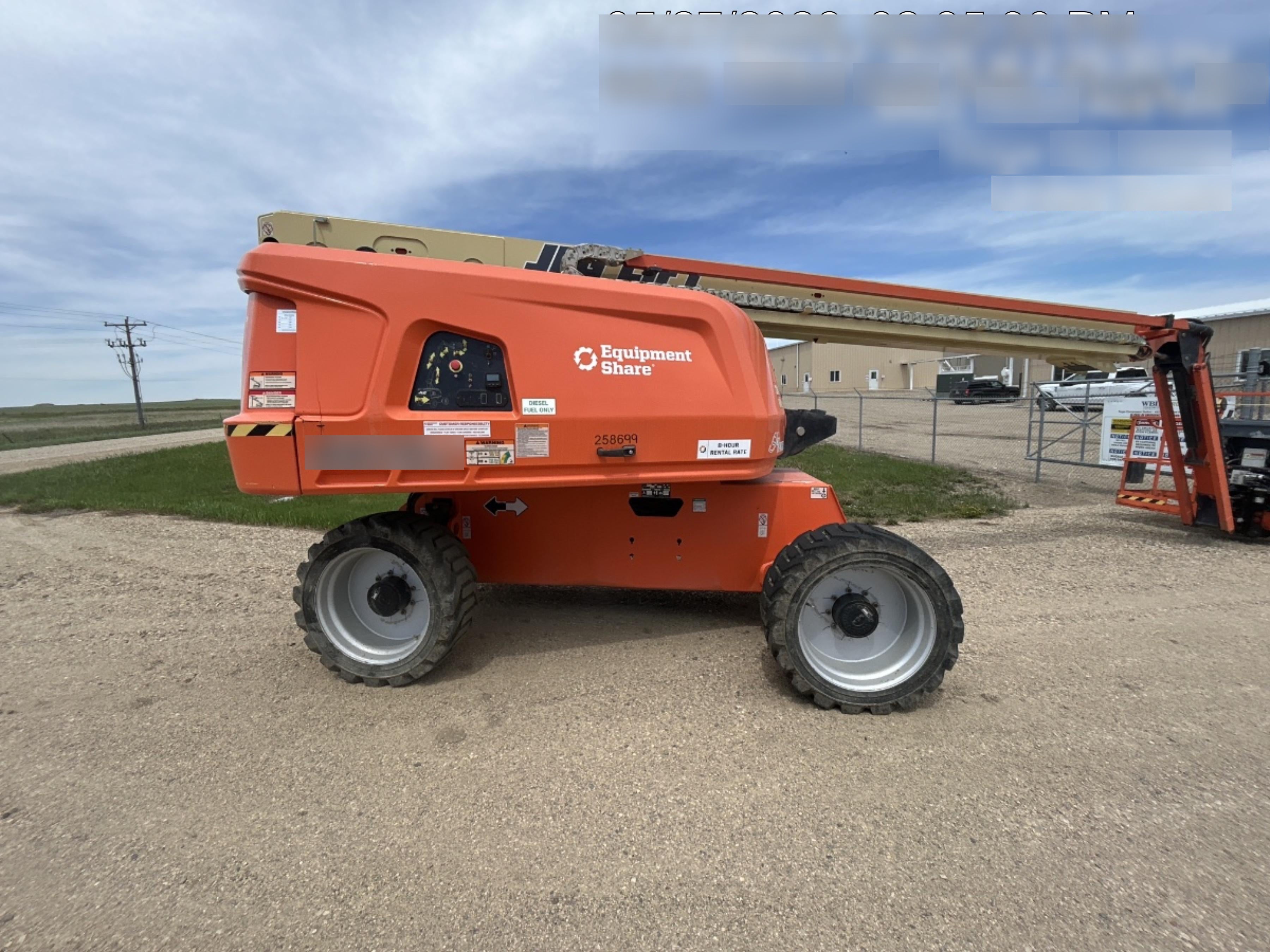 2022 JLG 660SJ