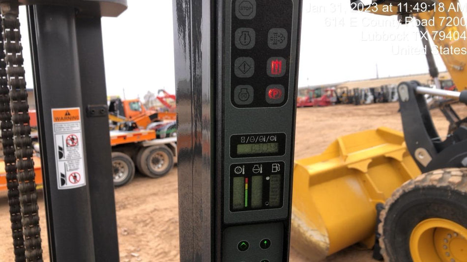 2023 CASE 588H