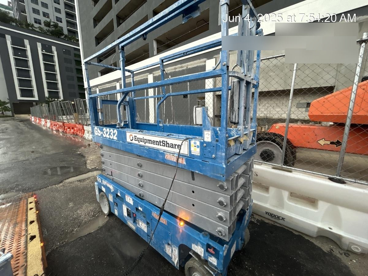 2022 GENIE GS-3232