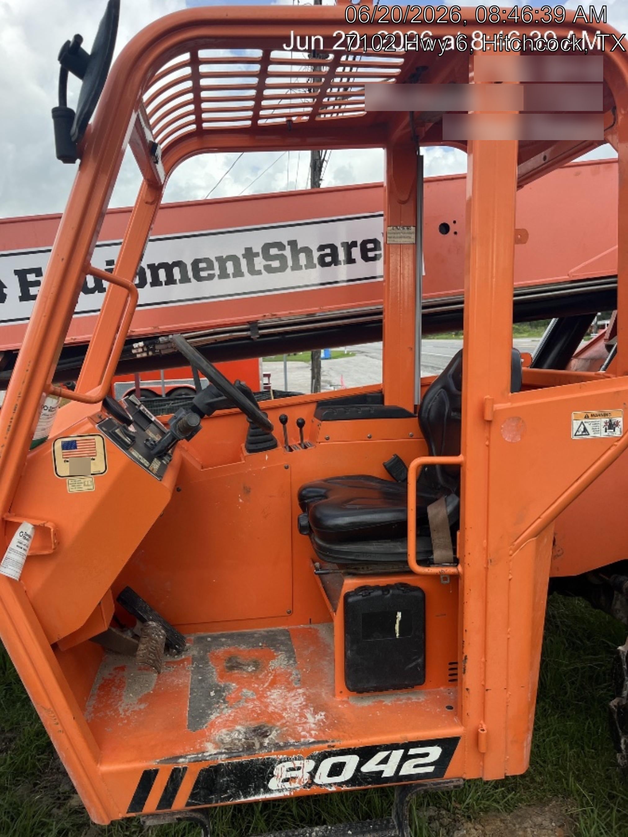 2020 SKYTRAK 8042