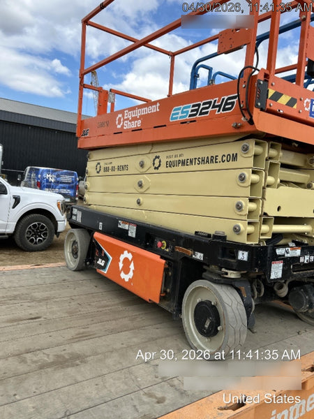 2022 JLG ES3246