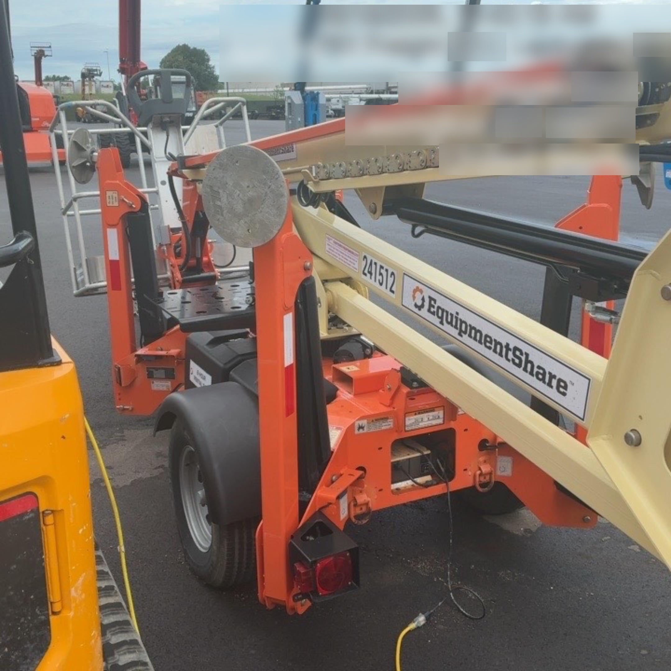 2022 JLG T350